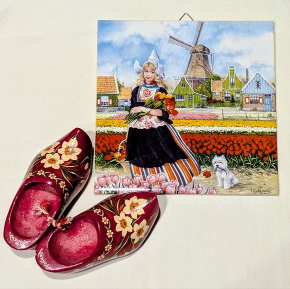 J.C.V. Hunnick Other - Hunnick Dutch Souvenir Set: Ceramic Trivet Tile and Painted Wooden Shoes
